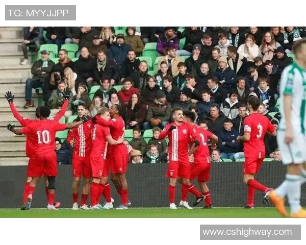 乌得勒支与特温特激战正酣比分赛果揭晓引发球迷热议